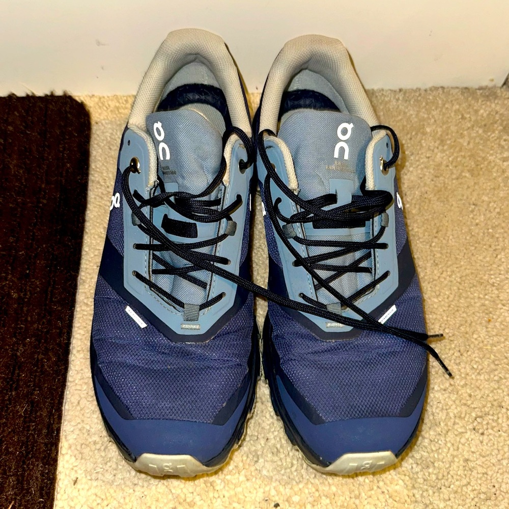 On Cloud Shoes 9.5